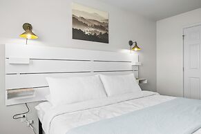 Redmond Getaway Hub Adventure Awaits!