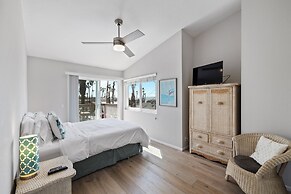 Seafaring Sweet Dreams 5 Minute Walk to Beach!