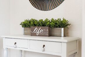 Stone Cliff Relaxation w/ Resort Amenities!