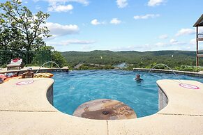 Stone Cliff Relaxation w/ Resort Amenities!