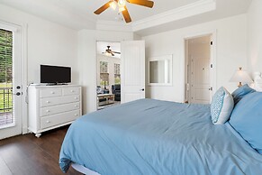 Stone Cliff Relaxation w/ Resort Amenities!