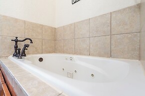 Stone Cliff Relaxation w/ Resort Amenities!