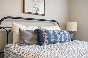 Stonewall Haven - Dual Condos!