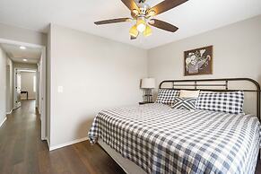 Stonewall Haven - Dual Condos!