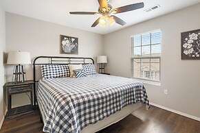 Stonewall Haven - Dual Condos!