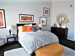 Sunkist at 411 - Community Pool