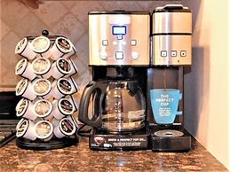 Sunkist at 411 - Community Pool