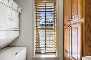 T Time Getaway - Overlooking Golf Views!