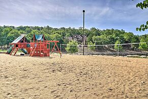 T Time Getaway - Overlooking Golf Views!