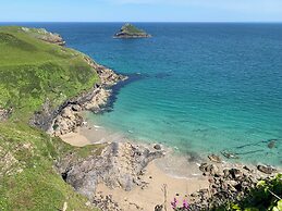 St. Kew Shepherd Huts