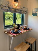 St. Kew Shepherd Huts