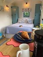 St. Kew Shepherd Huts