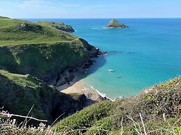 St. Kew Shepherd Huts