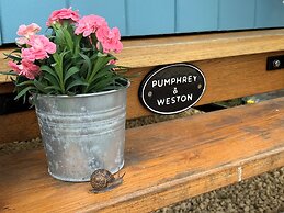 St. Kew Shepherd Huts