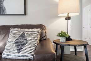 Urban Farmhouse - Refreshing Pool!