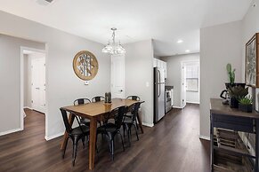 Urban Farmhouse - Refreshing Pool!