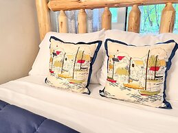 Windmill Cottage at Abbey Springs Near Lake & Shops!