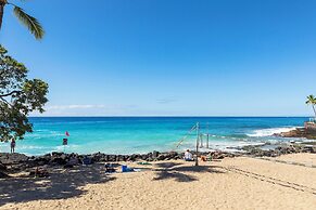 Honu Hale Minutes Away From the Beach!