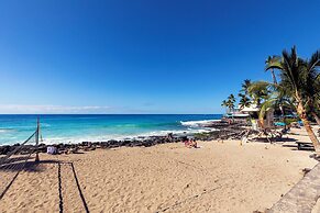 Honu Hale Minutes Away From the Beach!