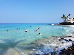 Honu Hale Minutes Away From the Beach!