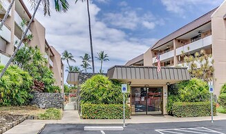 Honu Hale Minutes Away From the Beach!