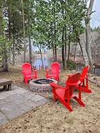 Whispering Pines Riverside Getaway