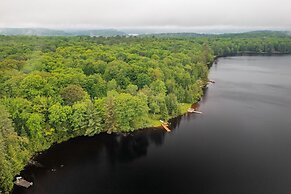Bear Essentials Lakefront Hideaway