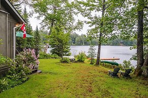 Bear Essentials Lakefront Hideaway