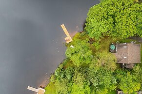 Bear Essentials Lakefront Hideaway