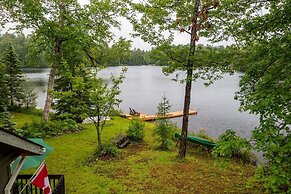 Bear Essentials Lakefront Hideaway