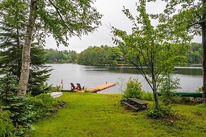 Bear Essentials Lakefront Hideaway