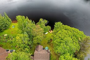 Bear Essentials Lakefront Hideaway