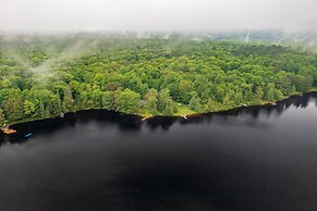Bear Essentials Lakefront Hideaway