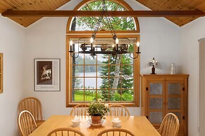 Bear Essentials Lakefront Hideaway