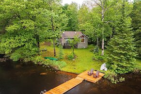 Bear Essentials Lakefront Hideaway