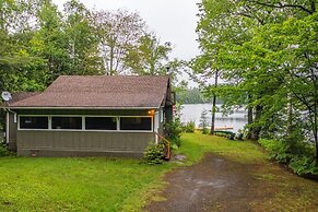 Bear Essentials Lakefront Hideaway