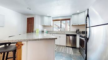 Mammoth Hygge - Centrally Located!