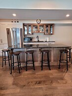 Chemong Lake Cottage w Private Boat Launch