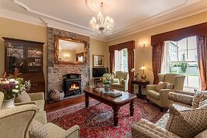 8 Bedroomed House Steeped in History