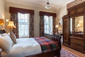 8 Bedroomed House Steeped in History