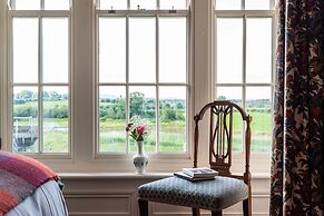 8 Bedroomed House Steeped in History