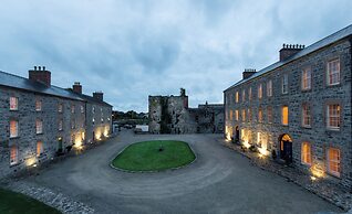 Beautifully Restored Soldier s Barracks to Sleep 10 People