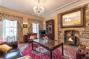 Beautifully Restored Soldier s Barracks to Sleep 10 People