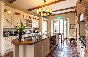 Beautifully Restored Soldier s Barracks to Sleep 10 People