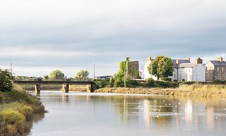 Beautifully Restored Soldier s Barracks to Sleep 10 People