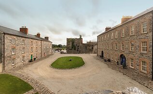 Beautifully Restored Soldier s Barracks to Sleep 10 People