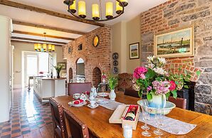 Beautifully Restored Soldier s Barracks to Sleep 10 People