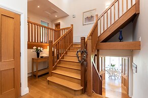 A Split-level Spacious Home With sea Mountain Views