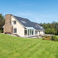 A Split-level Spacious Home With sea Mountain Views