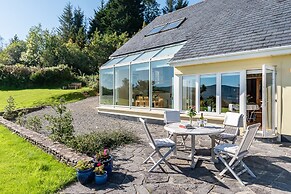 A Split-level Spacious Home With sea Mountain Views